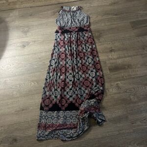 Maxi dress with braided shoulder straps.